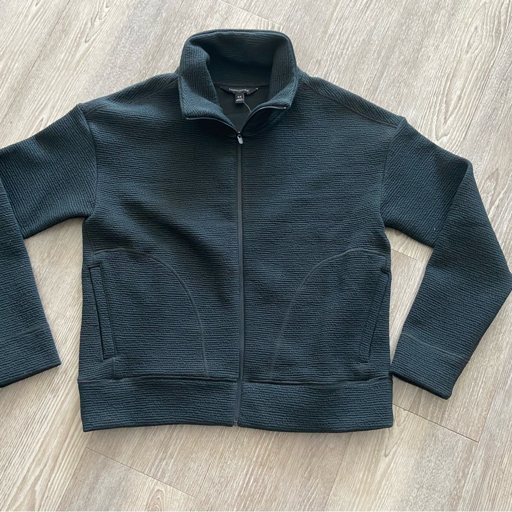 NWT Banana Republic Black Workout zip Jacket